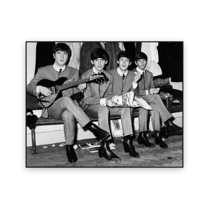 The Beatles на скамейке (1963 г.)